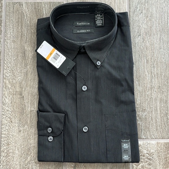 BNWT 3 Van Heusen Men’s dress shirt size 14 - 14.5 Classic Fit Wrinkle Free - Picture 4 of 7